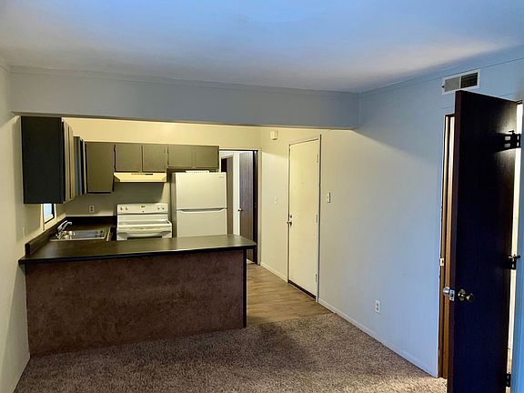 3rd image of 607 W Capitol Ave #4