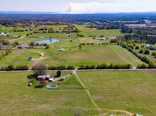 7 Pendley Rd SE, Calhoun, GA 30701