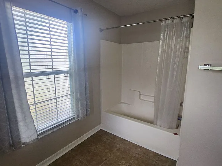 2891 Stratford Pointe Dr — Photo 21