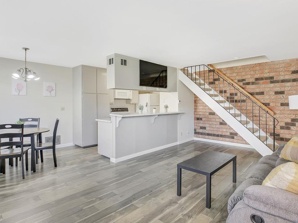 1st image of 225 Gomes Ct APT 2