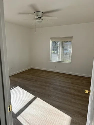 3433 42nd St Photo 1