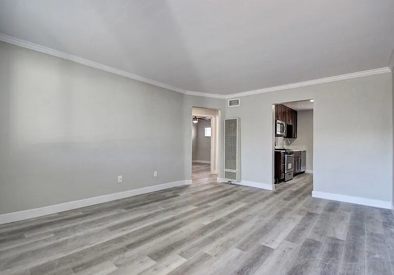 4659 Oregon St — Photo 3