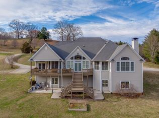 90 Patton Downs Rd, Franklin, NC 28734