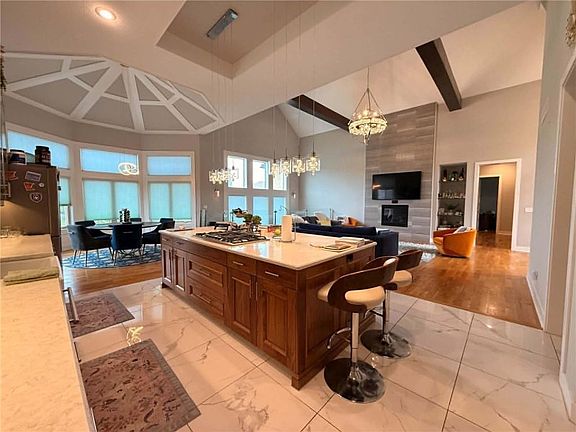 2nd image of 9174 Cottonwood Canyon Dr