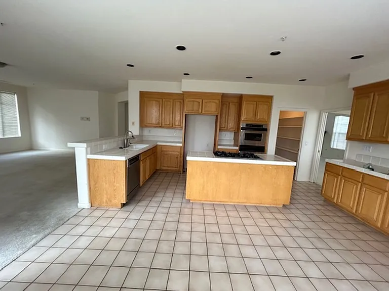 19535 Cortina Ct — Photo 12