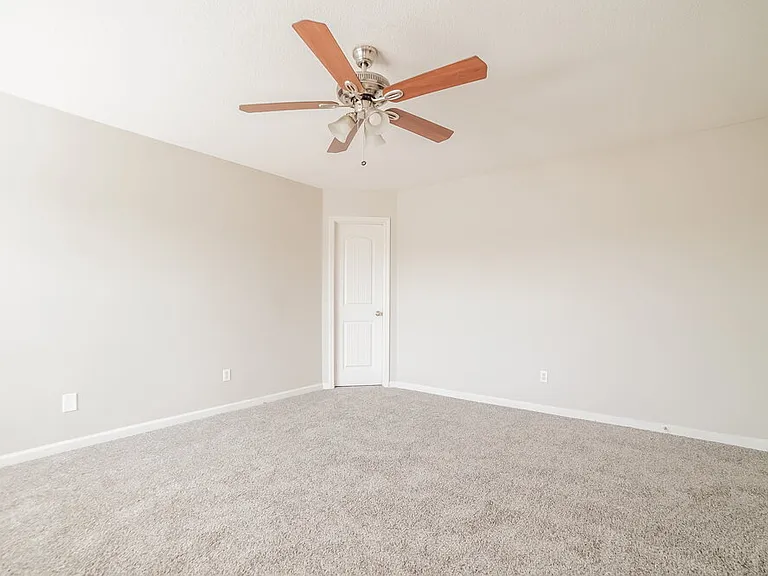 10038 Chariden Dr — Photo 11