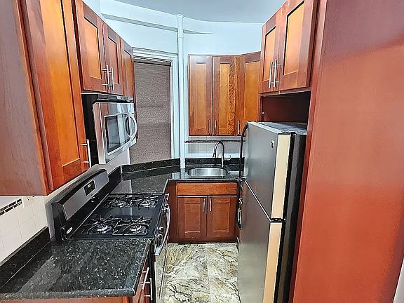 4th image of 25 W 64th St APT 2B