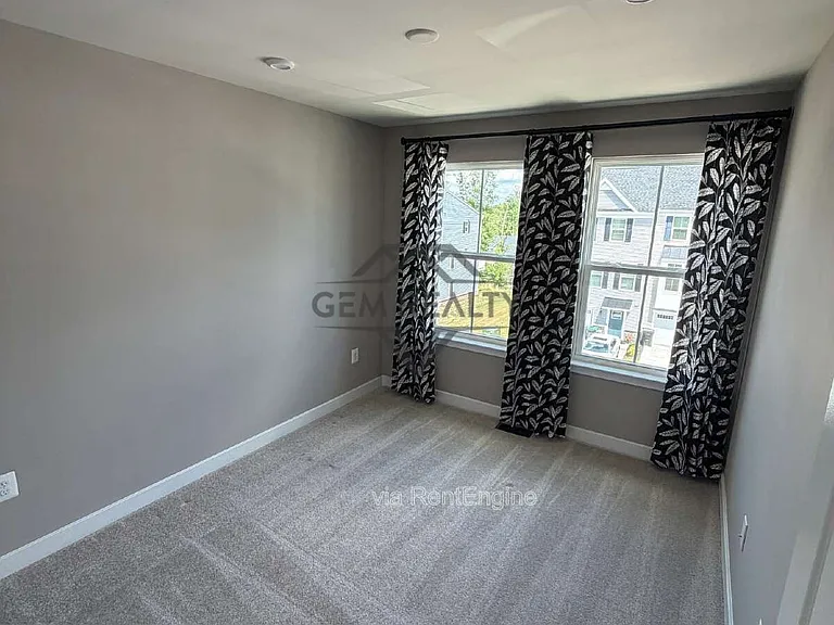8700 Stevenson Ln — Photo 54