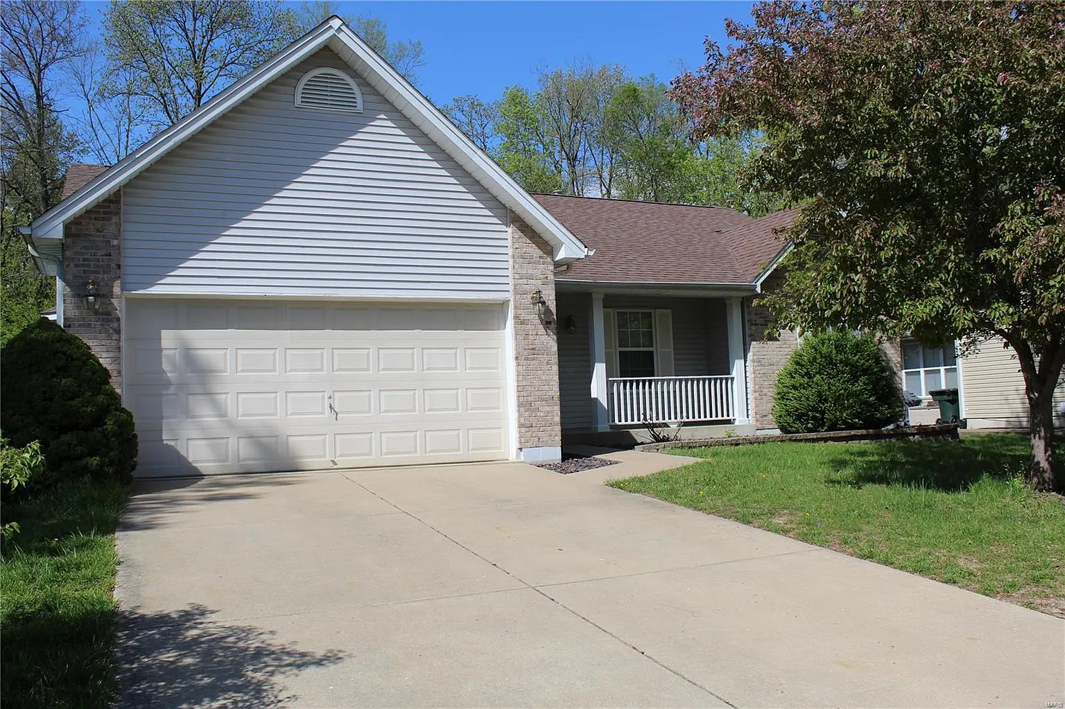 4012 Treeshadow Dr photo 1