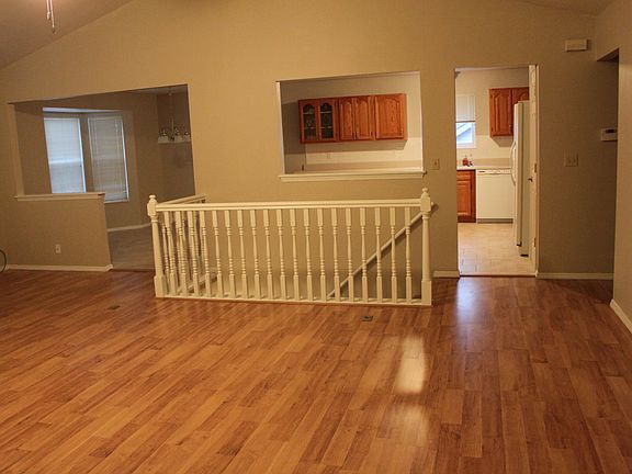 Family Room/Stairs to Bsmnt