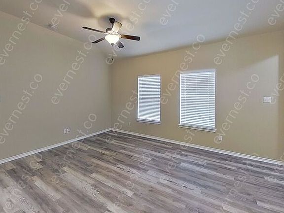 4th image of 1320 Piedmont Dr