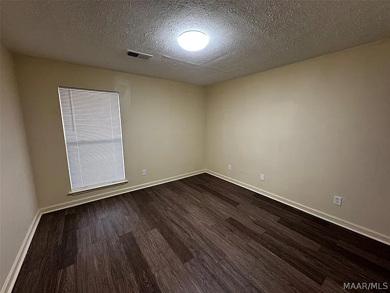 605 Blackberry Rd — Photo 8