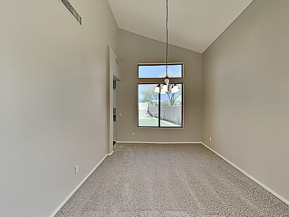 4th image of 16176 W Crocus Dr