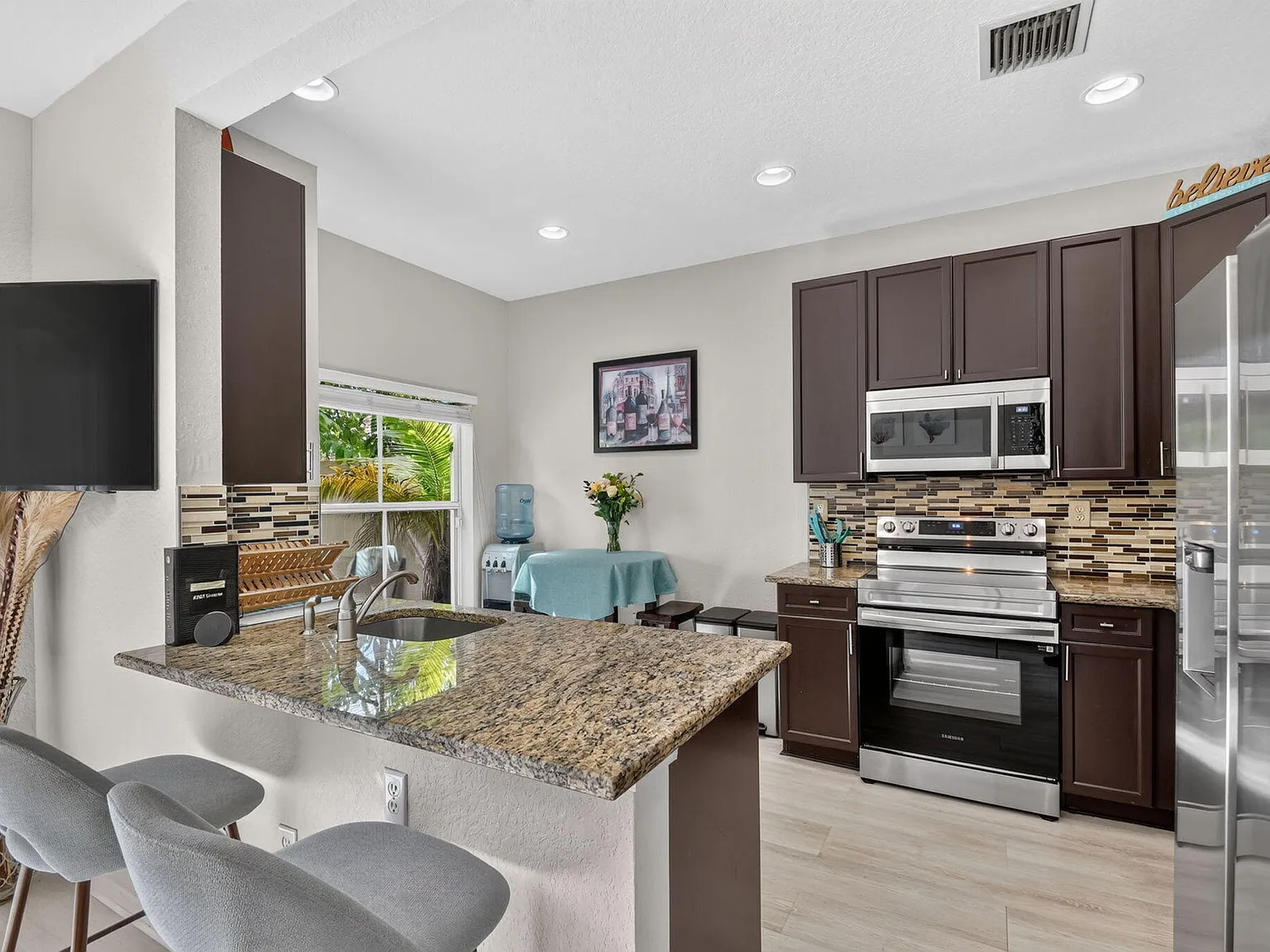 3 bed, 2.5 bath, 1523 sqft, $3,000 — Photo 3