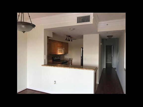 3rd image of 2040 Alta Meadows Ln