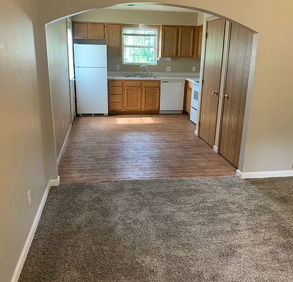 79 Tyler Ter #1 — Photo 5