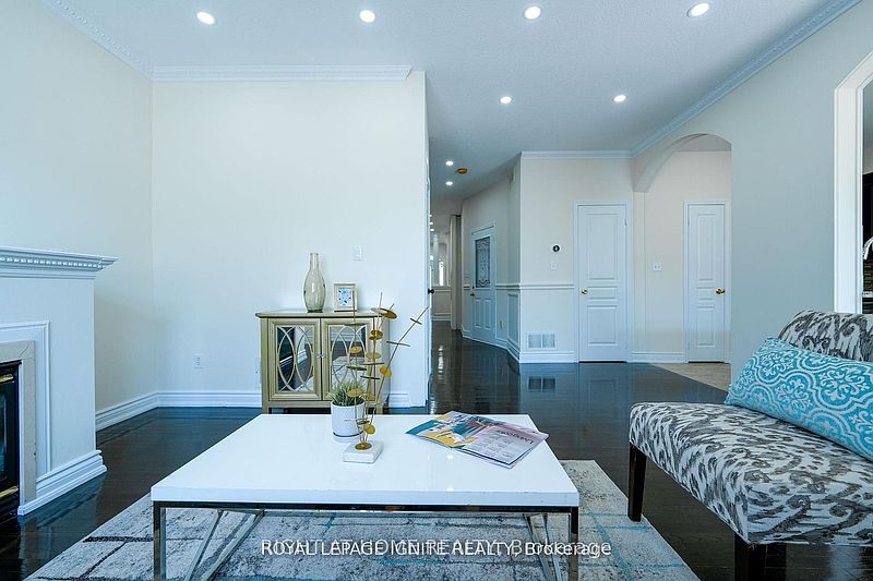 Ajax House for rent - 4 Bedrooms — photo 6