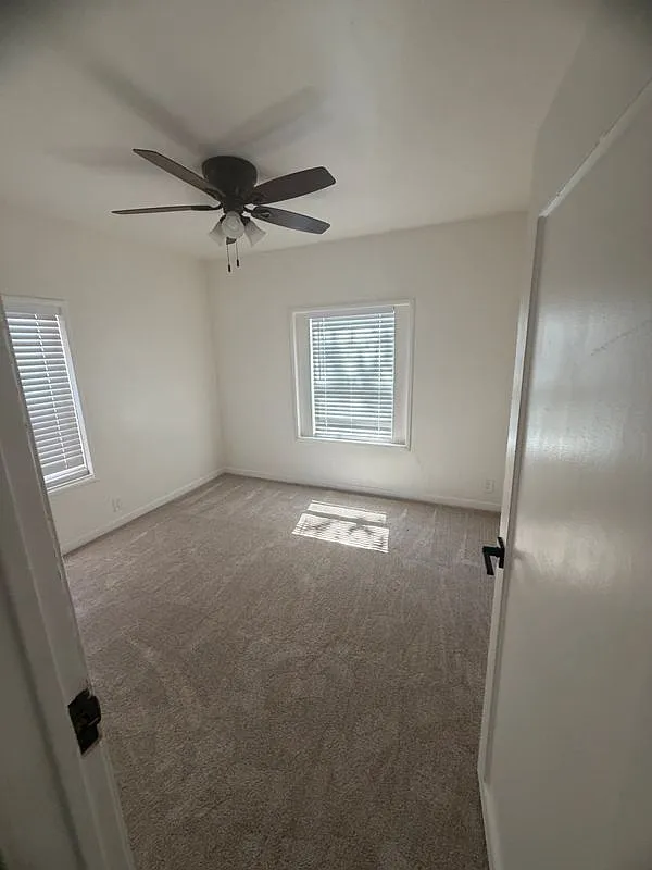 2 bed, 1.0 bath, 900 sqft, $2,000 — Photo 4