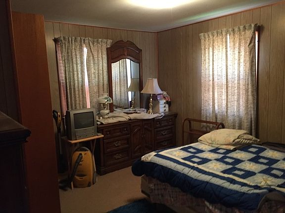 5th image of 210 N Railroad Ave