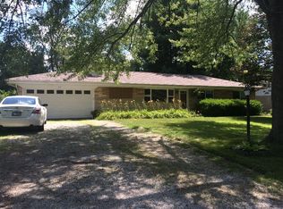 17 Birch Dr, Chatham, IL 62629
