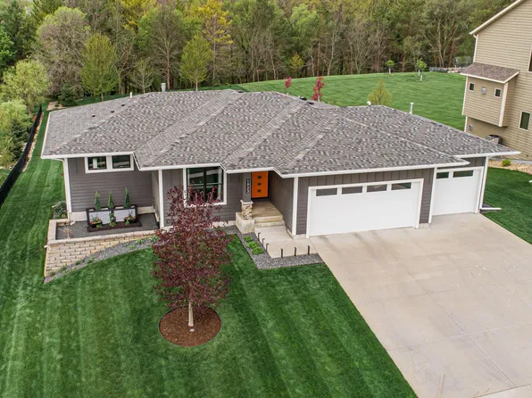 1923 Kerry Dr NE, Rochester, MN 55906