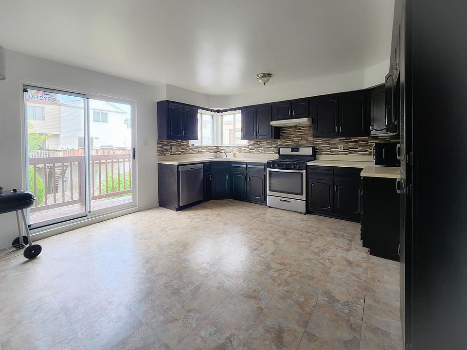 1st image of 100 Rockne St Floor 1