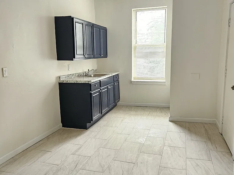 5887 Page Blvd #1E — Photo 12