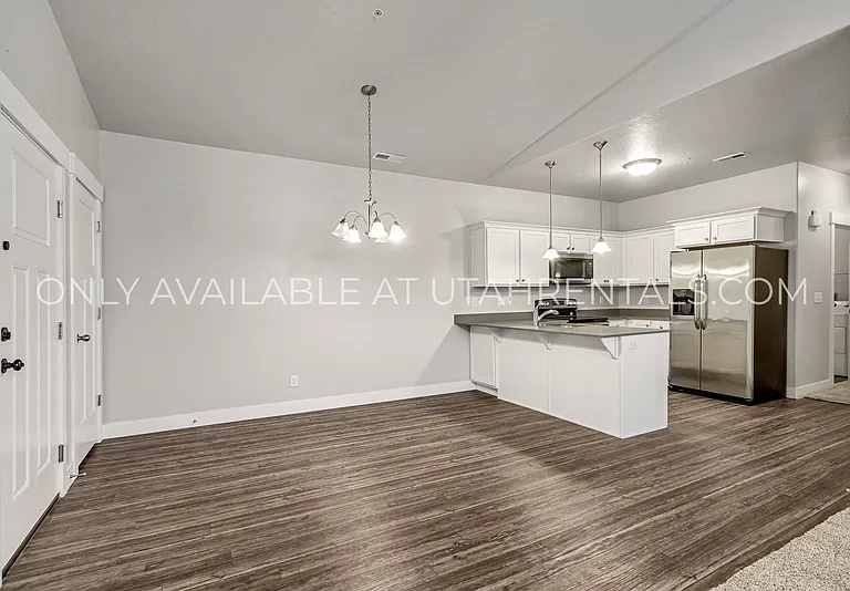 97 W Silver Springs Dr — Photo 6