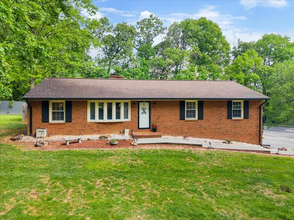 5403 Tomahawk Cir, Salem, VA 24153