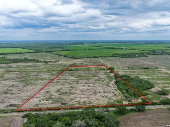 000 County Road 332, Beeville, TX 78102