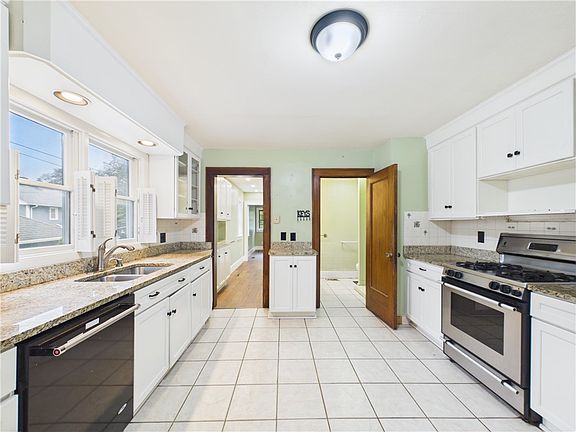4th image of 49 McKinley St