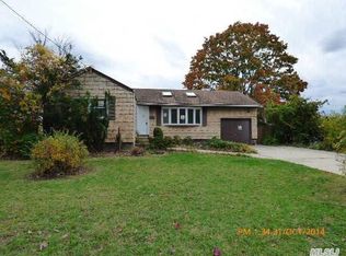 570 Grand Blvd, Deer Park, NY 11729
