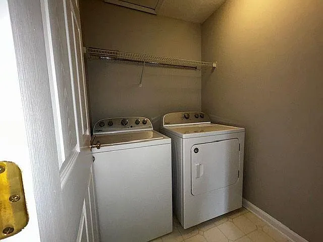 658 Glenbarrett Ct NE — Photo 23