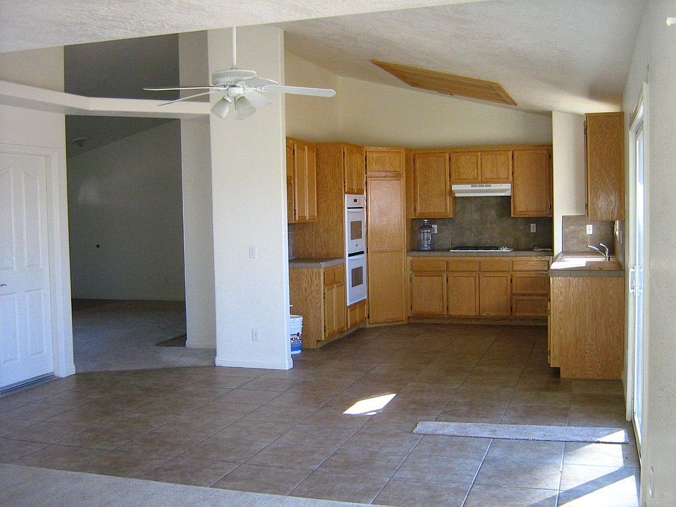 2nd image of 10612 Hemlock Ave