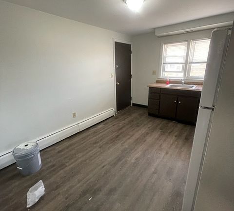 4th image of 30 Deerfield Ct #D1