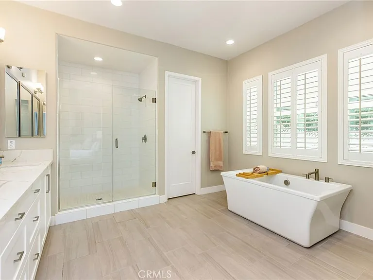 921 Camber Ln — Photo 14