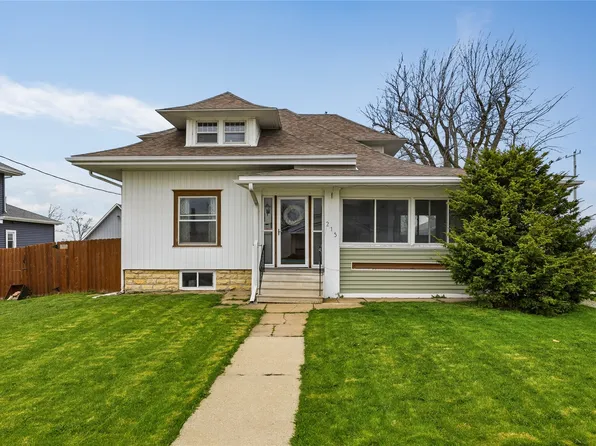 215 S Military St, Martelle, IA 52305