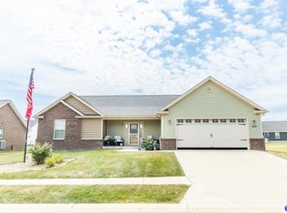 404 Turnberry Ct, Vine Grove, KY 40175