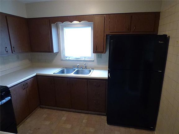 3rd image of 2 Stowe St