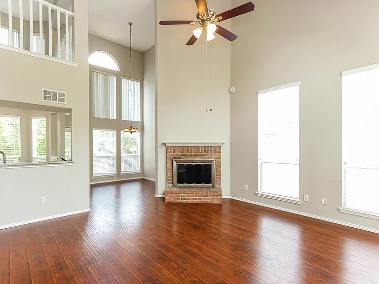 3703 Sycamore Ln — Photo 5