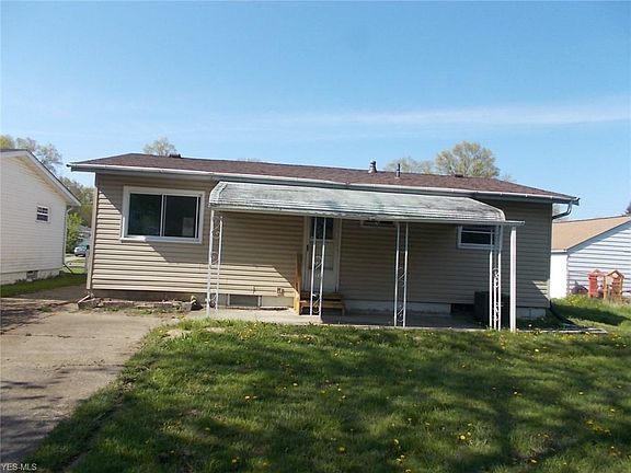 4th image of 2722 Crehore St