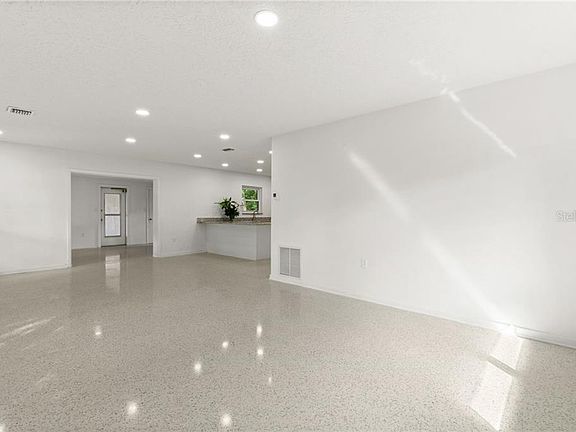 5th image of 2812 26th Avenue Dr W