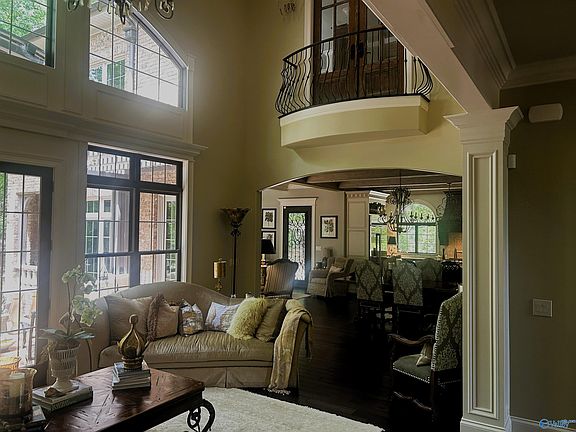 5th image of 160 Heritage Ln