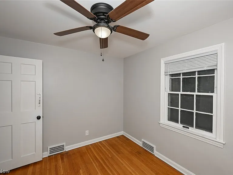 3699 Bainbridge Rd — Photo 20