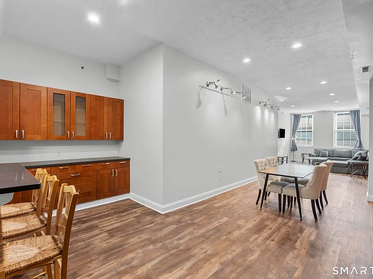 196 Crown St #209 — Photo 7