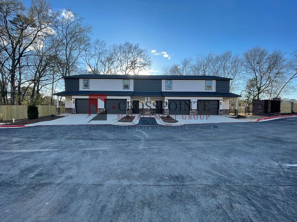 1st image of 1927 Lindbergh Dr #302