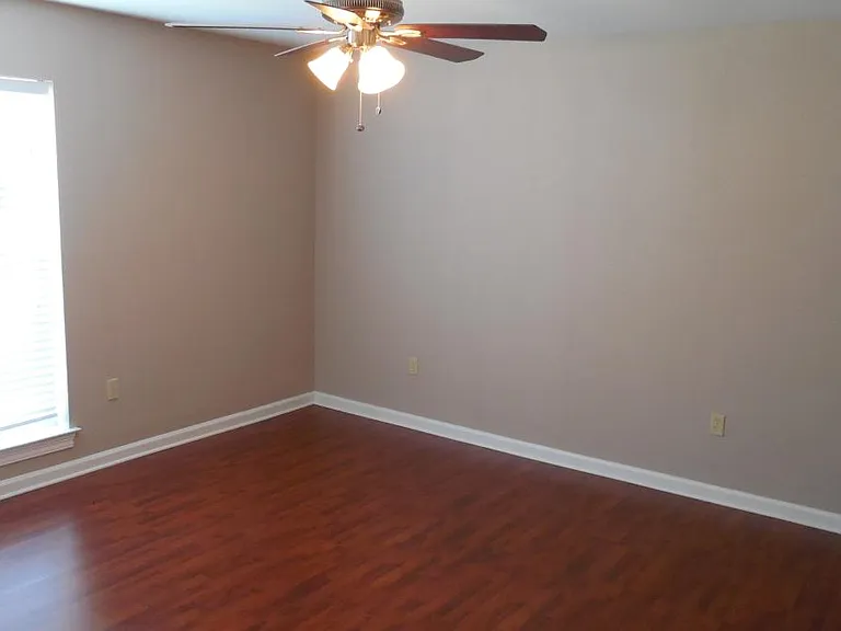 101 Dixie Cir — Photo 11