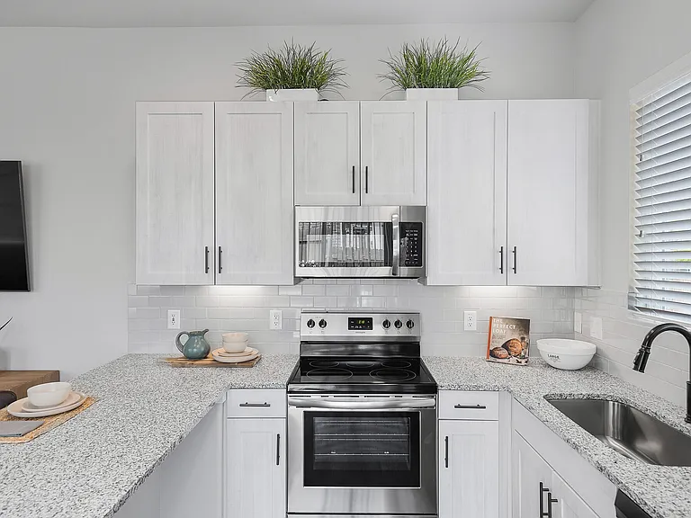 VLux Stoneridge — Photo 27