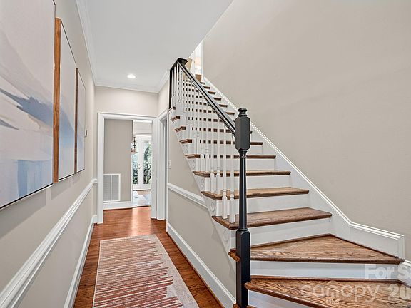 4th image of 4517 Columbine Ct