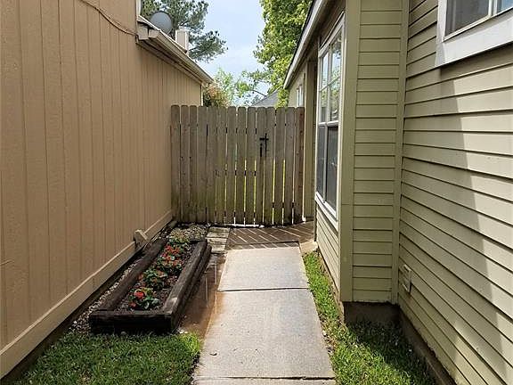 3rd image of 14711 Briton Cove Dr